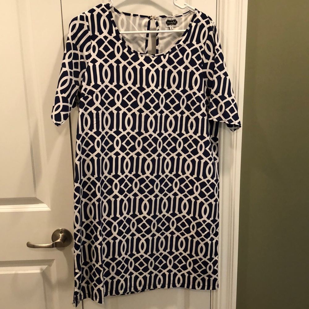 EUC Mudpie size M navy patterned lightweight dress